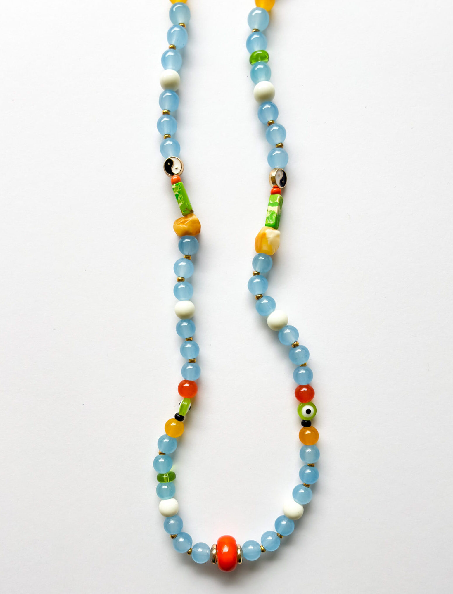 męski naszyjnik handmade z koralików niebieskich z motywem ying yang Dual Code